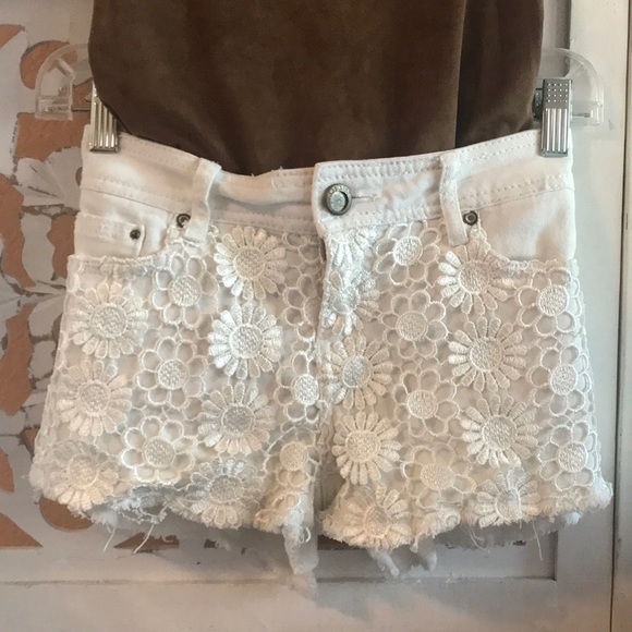 Sunflower 🌻 Shorts - Picture 2 of 3